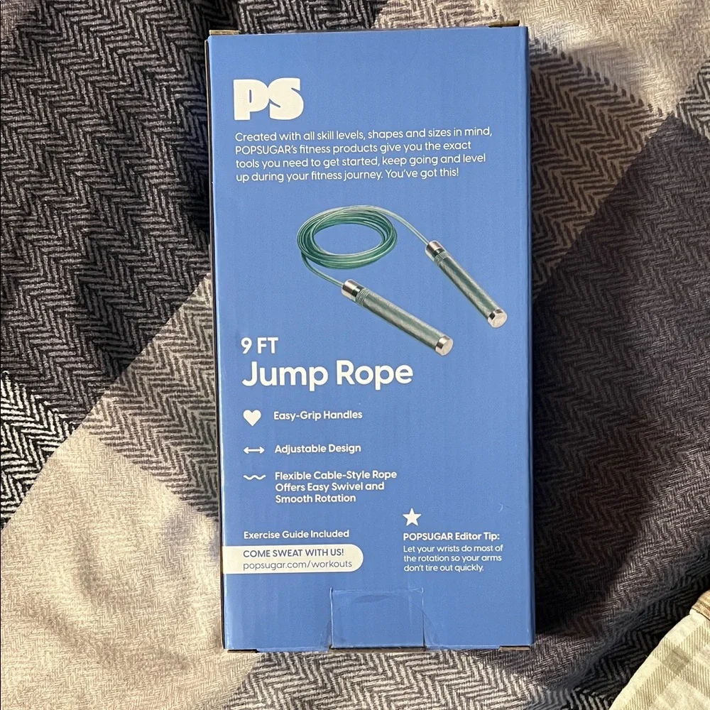 POPSUGAR 9ft Green Jump Rope with Easy-Grip Handles - Picture 2 of 4
